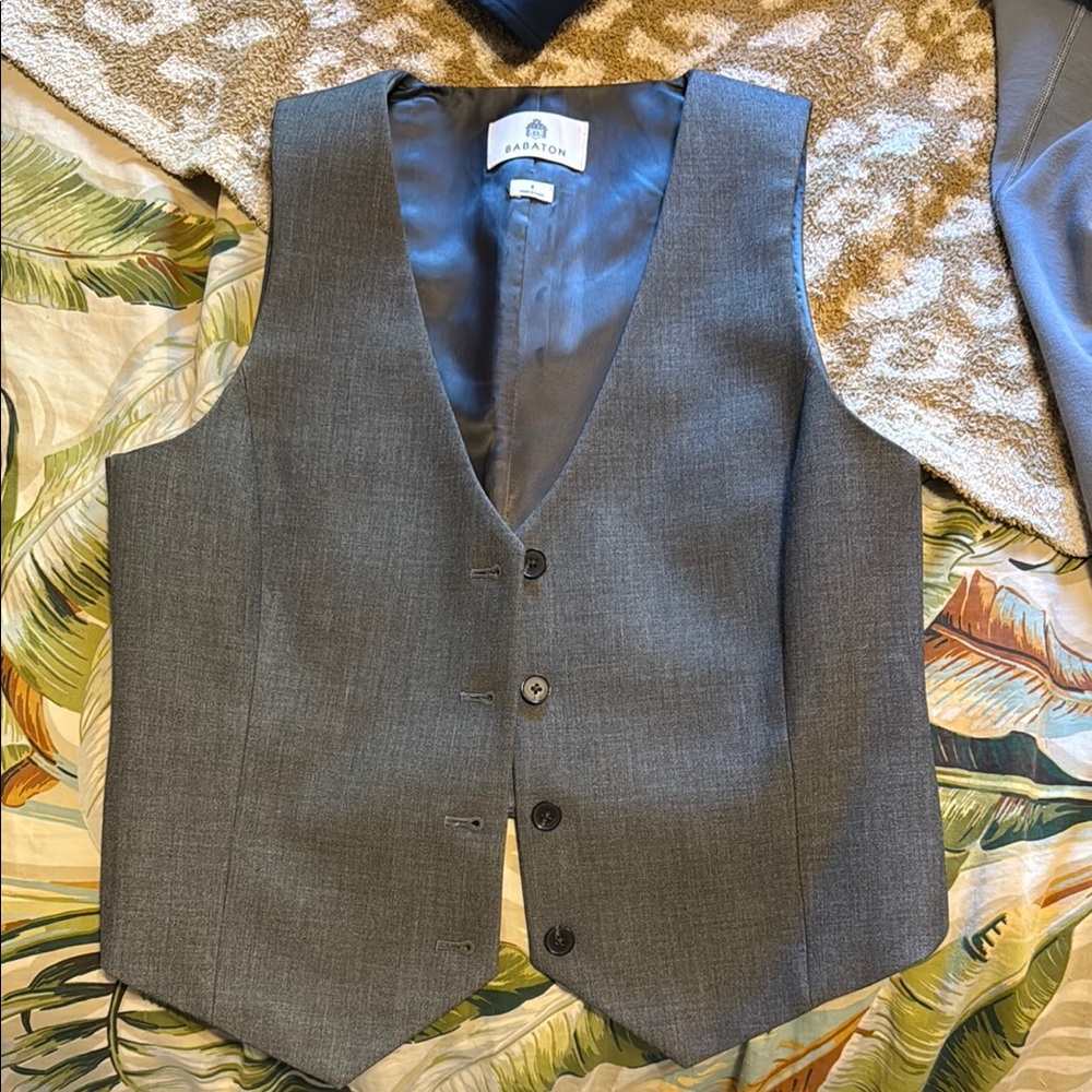 Aritzia Gray Vest for Suits & Blazers